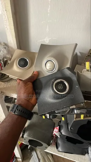 Photo - Thumb Starts Plastic And Button For Venza