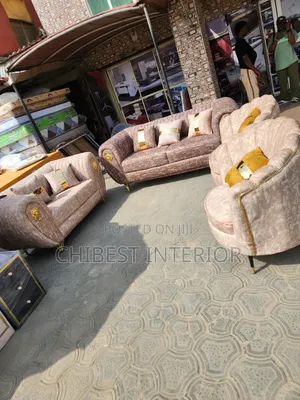 High Quality Set of Seven Seaters Couch.
