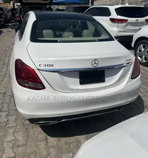 Mercedes-Benz C300 2017 White