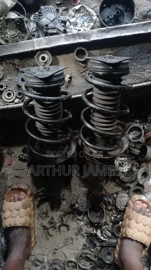 Front Shocks Nissan Rouge and X- Trail 2015