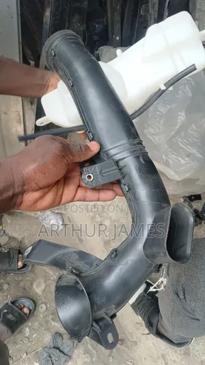 Fender Hose Toyota Rav4 2014