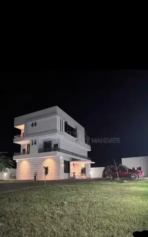Furnished 7bdrm Duplex in Alagbaka G R A, Akure for sale