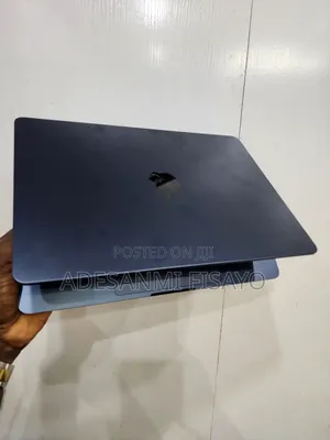Laptop Apple MacBook Air 2022 M2 8GB Apple M2 SSD 256GB