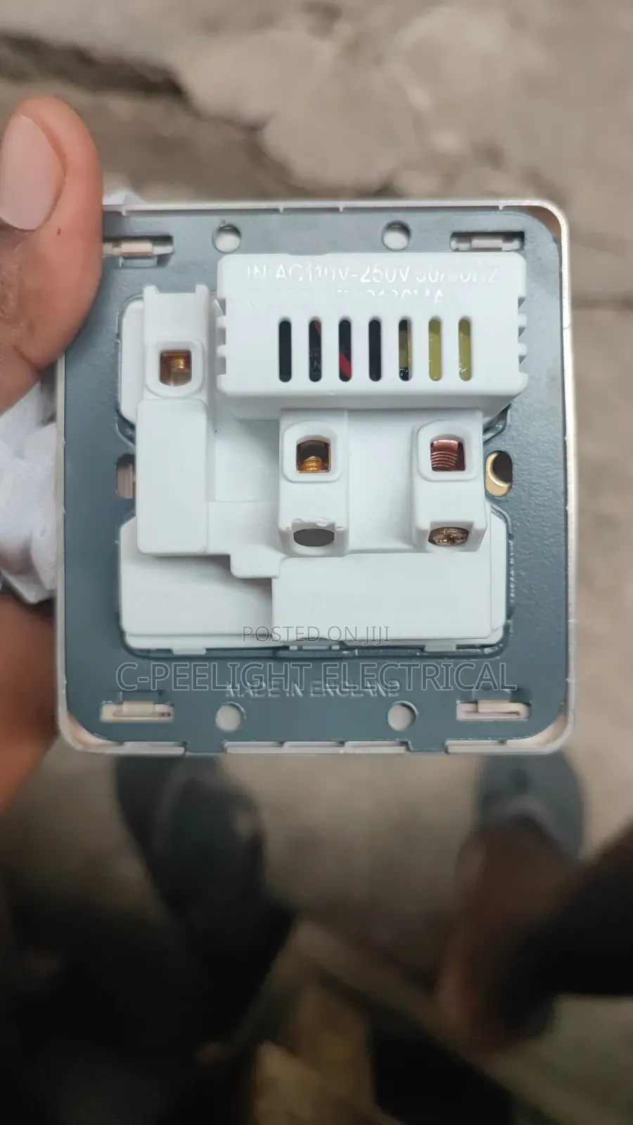 Single Socket With USB