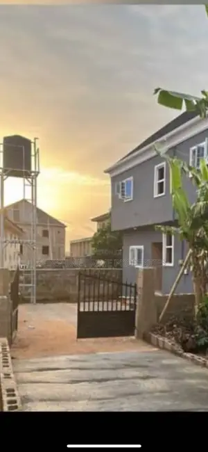 For SALE an Ultramodern 10 Rooms Located : FUTA South