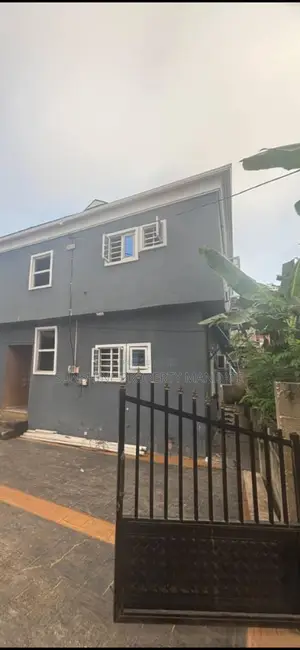 For SALE an Ultramodern 10 Rooms Located : FUTA South