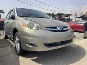 Toyota Sienna XLE Limited AWD 2006 Gold