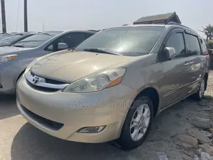 Toyota Sienna XLE Limited AWD 2006 Gold