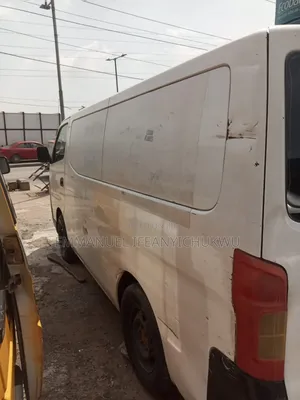 Nissan Caravan (Urvan) 2010 White