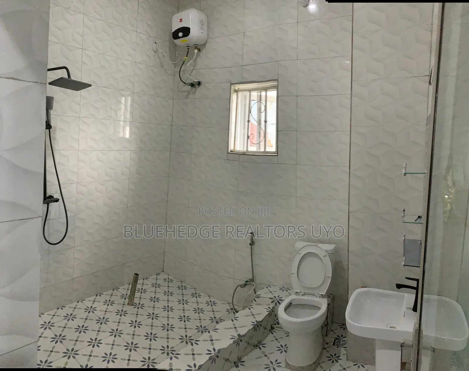 5bdrm Duplex in Osongama Estate, Uyo for sale