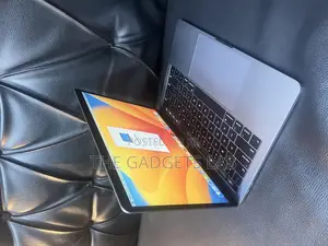 Laptop Apple MacBook Pro 16GB Intel Core i7 SSD 512GB