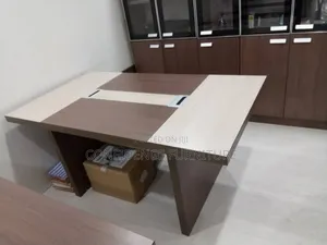 Original Quality Conference Table Confortably by 6 Seaters