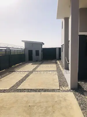 2bdrm Block of Flats in Lugbe Behind Dunamis for rent