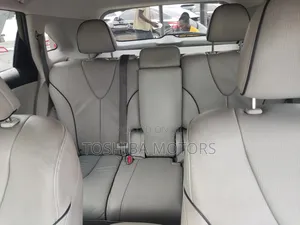 Toyota Venza AWD 2011 White