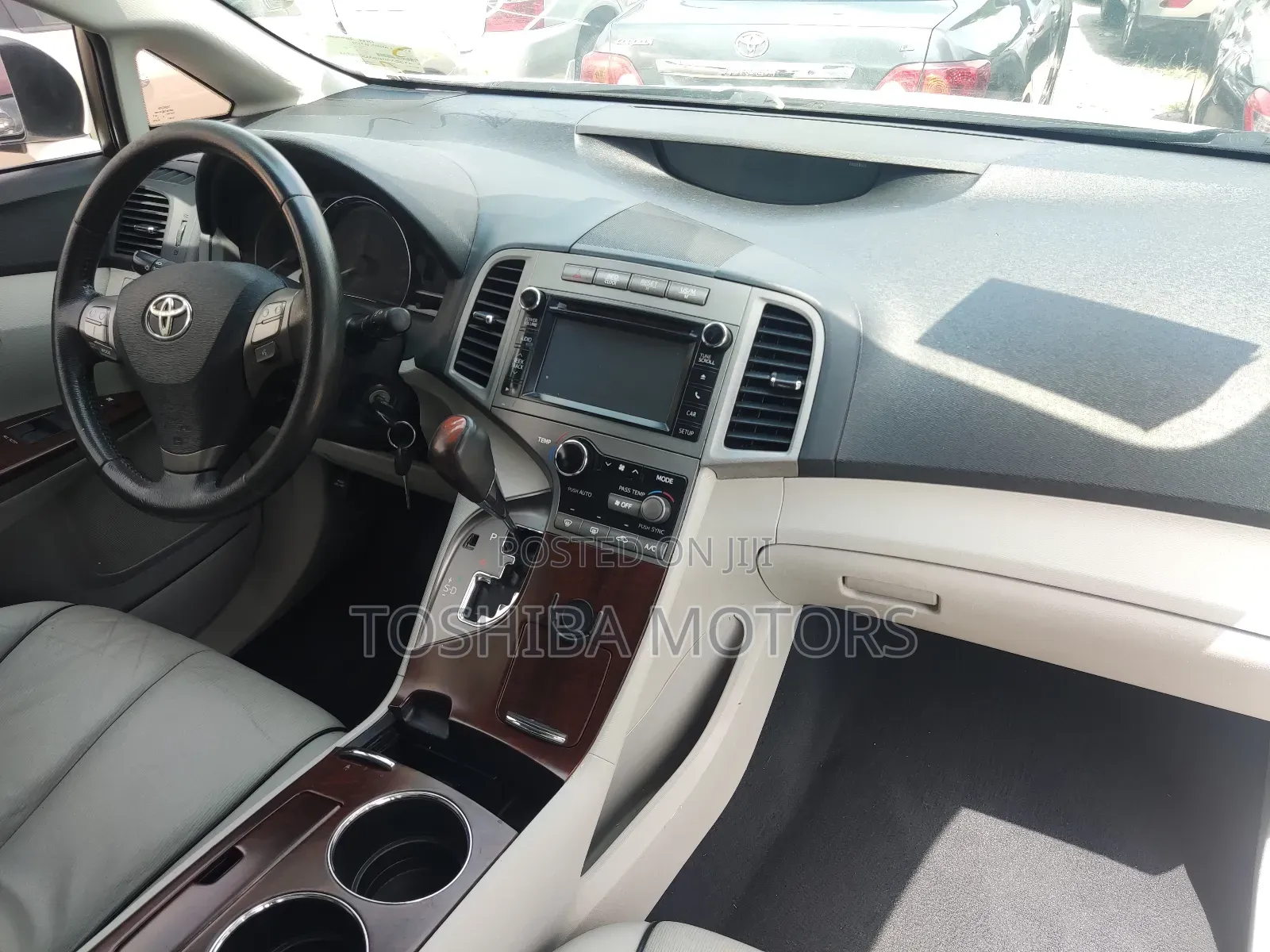 Toyota Venza AWD 2011 White
