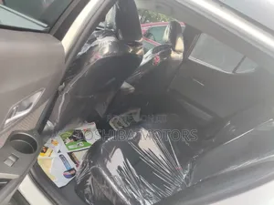 Toyota RAV4 Limited 2021 White