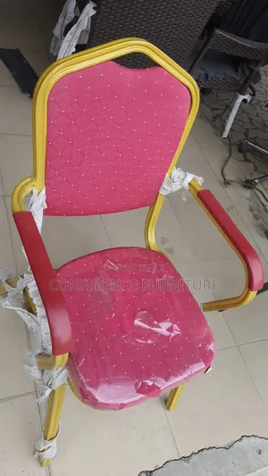 High Quality Arm Rest Banquet Chair