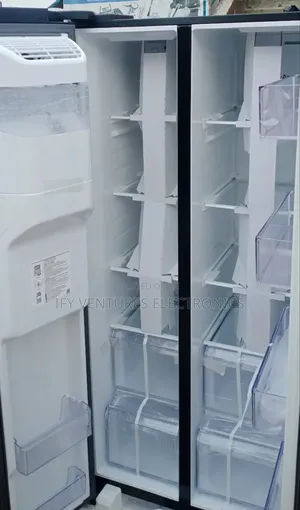Samsung Side by Side Refrigerator With Ice Crush Display