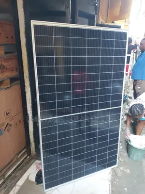 Firmam Solar Panel 550watt Half Cute