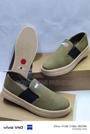 Tomy Takkies