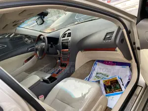 Lexus ES 350 2010 Gold