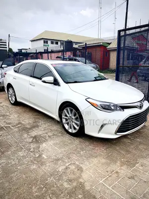 Toyota Avalon Limited 4dr Sedan (3.5L 6cyl 6A) 2014 White