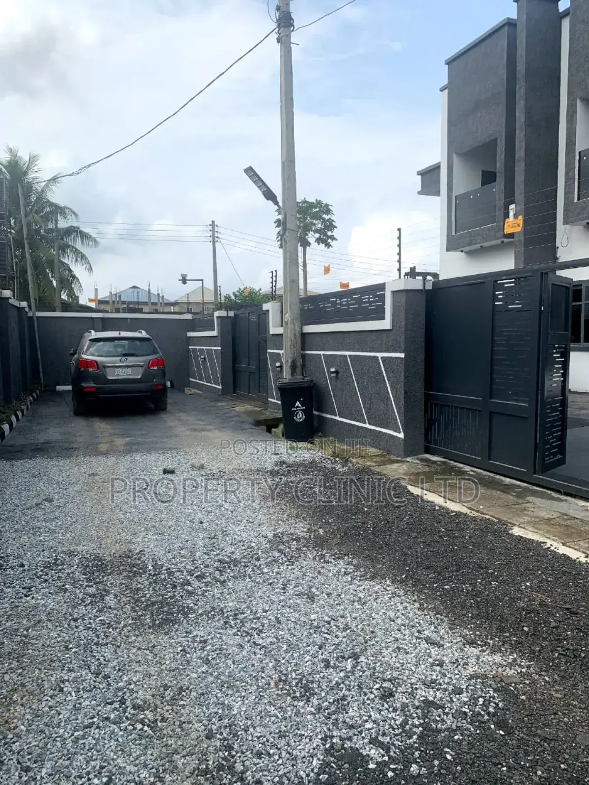 4bdrm Duplex in Obafemi-Owode for sale