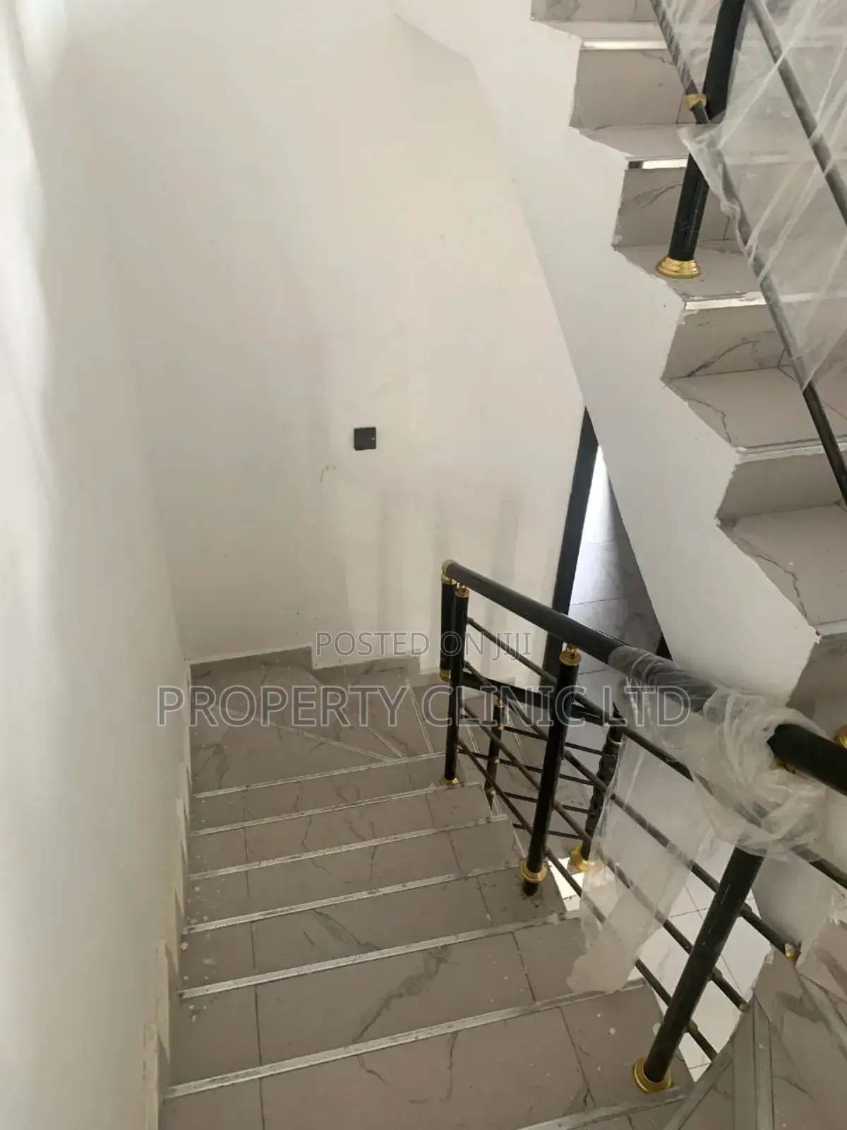 4bdrm Duplex in Obafemi-Owode for sale