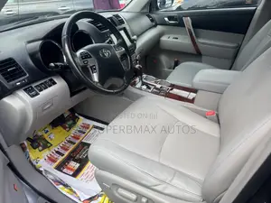 Toyota Highlander Limited 3.5l 4WD 2013 Gray