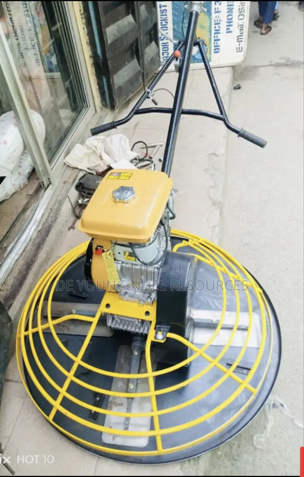 Strong Power Trowel With EY 20 Engine