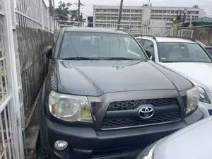 Toyota Tacoma Double Cab V6 Automatic 2011 Gray