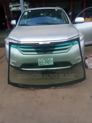 Toyota Highlander 2012 Windscreen Glass Available We Deliver