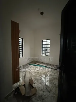 Mini Flat in Ago Palace for rent