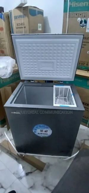 Aeon 150l Chest Freezer [Lock and Key for Secured Storage]