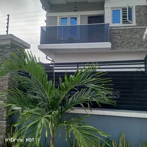 2bdrm Block of Flats in Unity Estate Along for rent