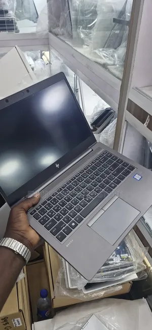 Laptop HP ZBook Studio G5 8GB Intel Core I5 SSD 256GB