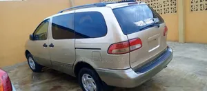 Toyota Sienna 2002 Gold