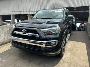 Toyota 4-Runner SR5 4x2 Premium 2018 Black