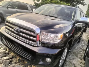 Toyota Sequoia Platinum 4dr SUV 4WD (5.7L 8cyl 6A) 2015 Black