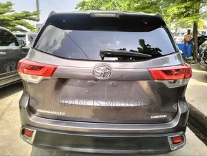 Toyota Highlander 2018 Brown