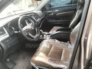Toyota Highlander 2018 Brown