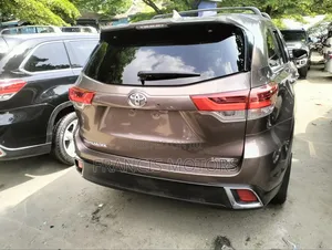 Toyota Highlander 2018 Brown