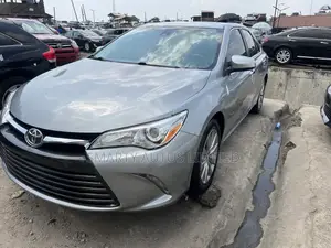 Toyota Camry 2016 Silver