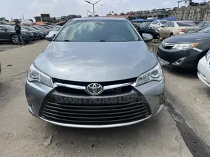 Toyota Camry 2016 Silver