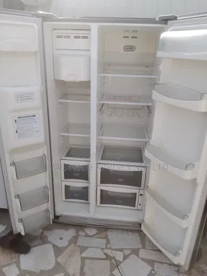 Side by Side Fridge and Freezer With Dispenser