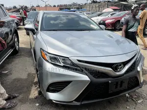 Toyota Camry 2018 Silver