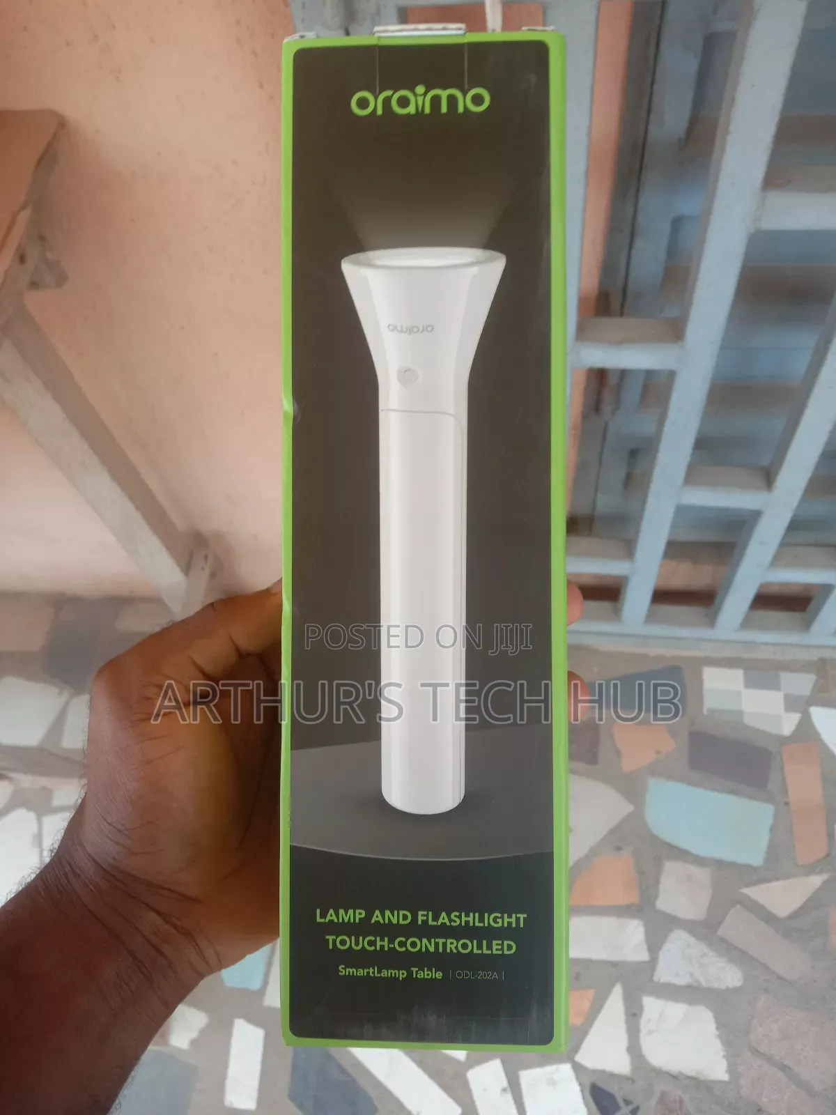 Oraimo 2-in-1 Smart Lamp and Flashlight