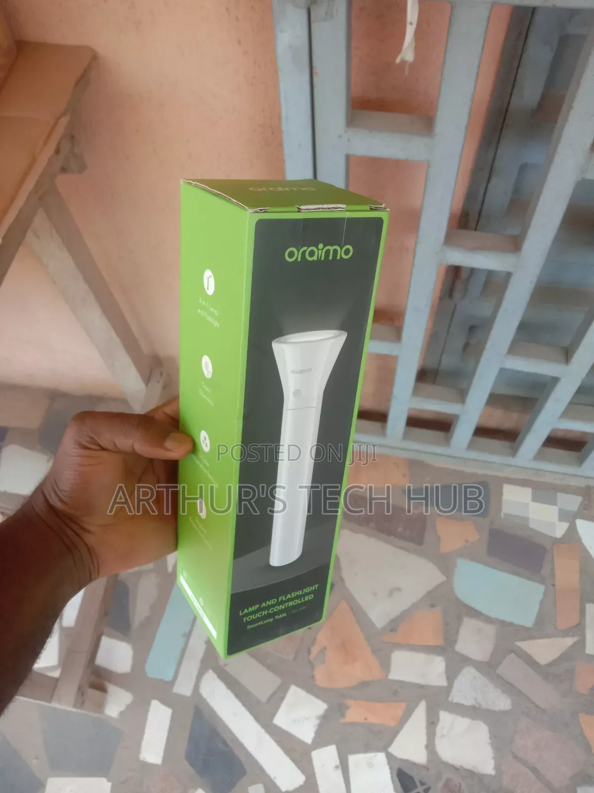 Oraimo 2-in-1 Smart Lamp and Flashlight