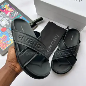New Inn* Givenchy Paris