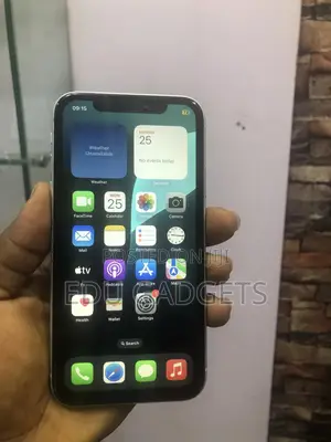 Apple iPhone XR 64 GB White